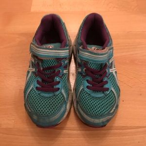 Gently used ASICS sneakers; Size 11